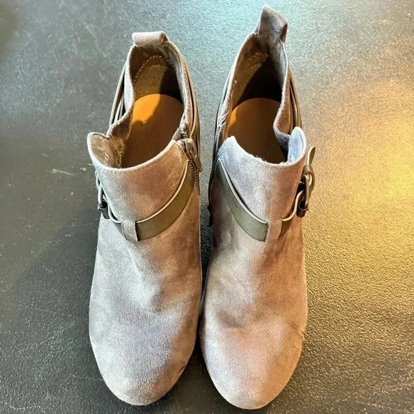 Report Shoes - 💗 Report Suede and Leather Booties - Size 6.5